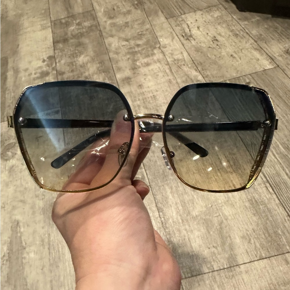 Sunglasses - Picture 3 of 3